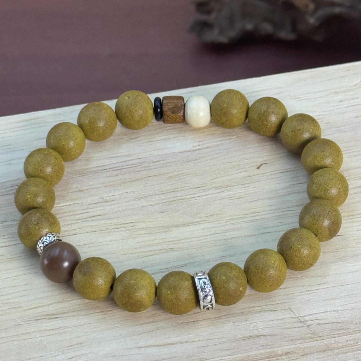 41bb855fa89863450aab79f6b05972e6 Moon Osmanthus Incense Bracelet (from Chinese Lunar Mythology) – Image 1