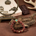 Madame Hua Rui Court Incense Bracelet – Image 3